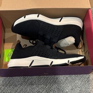 Bionica Black and White Athletic Shoes